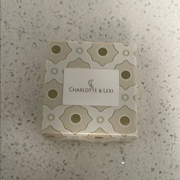 Silver Clover Necklace - Picture 4 of 4